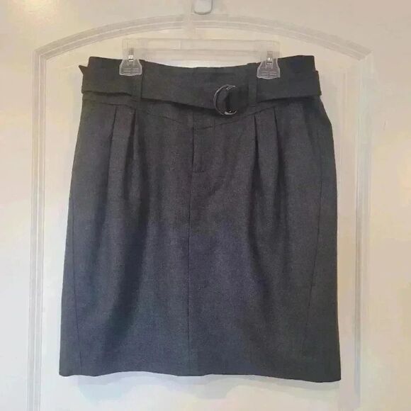 Banana Republic Women's Charcoal Grey Wool/Spandex Belted Skirt, Lined - Picture 2 of 10